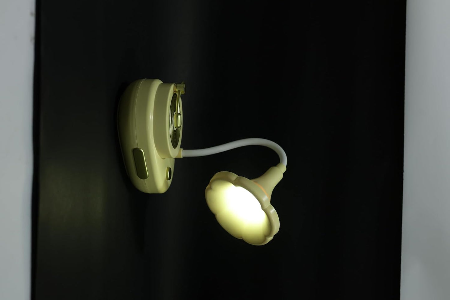Lexton 11-Inch Phonograph LED Table Lamp | Vintage Gramophone Design & Soft Eye-Care Light