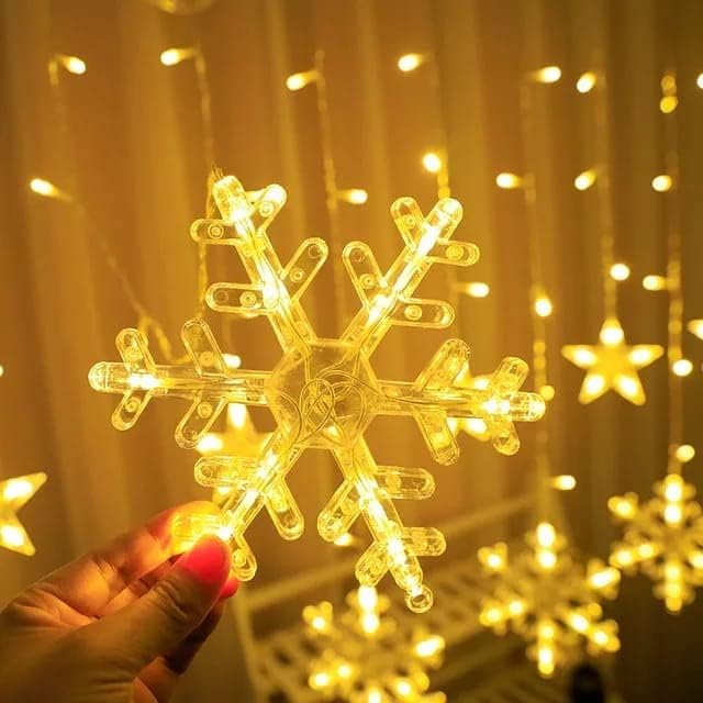 Lexton Snowflake & Star LED Curtain Light | 138 LEDs, Warm White