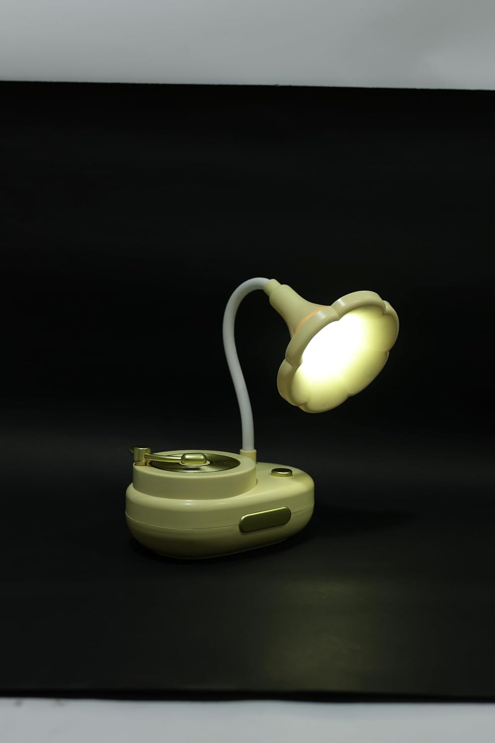 Lexton 11-Inch Phonograph LED Table Lamp | Vintage Gramophone Design & Soft Eye-Care Light