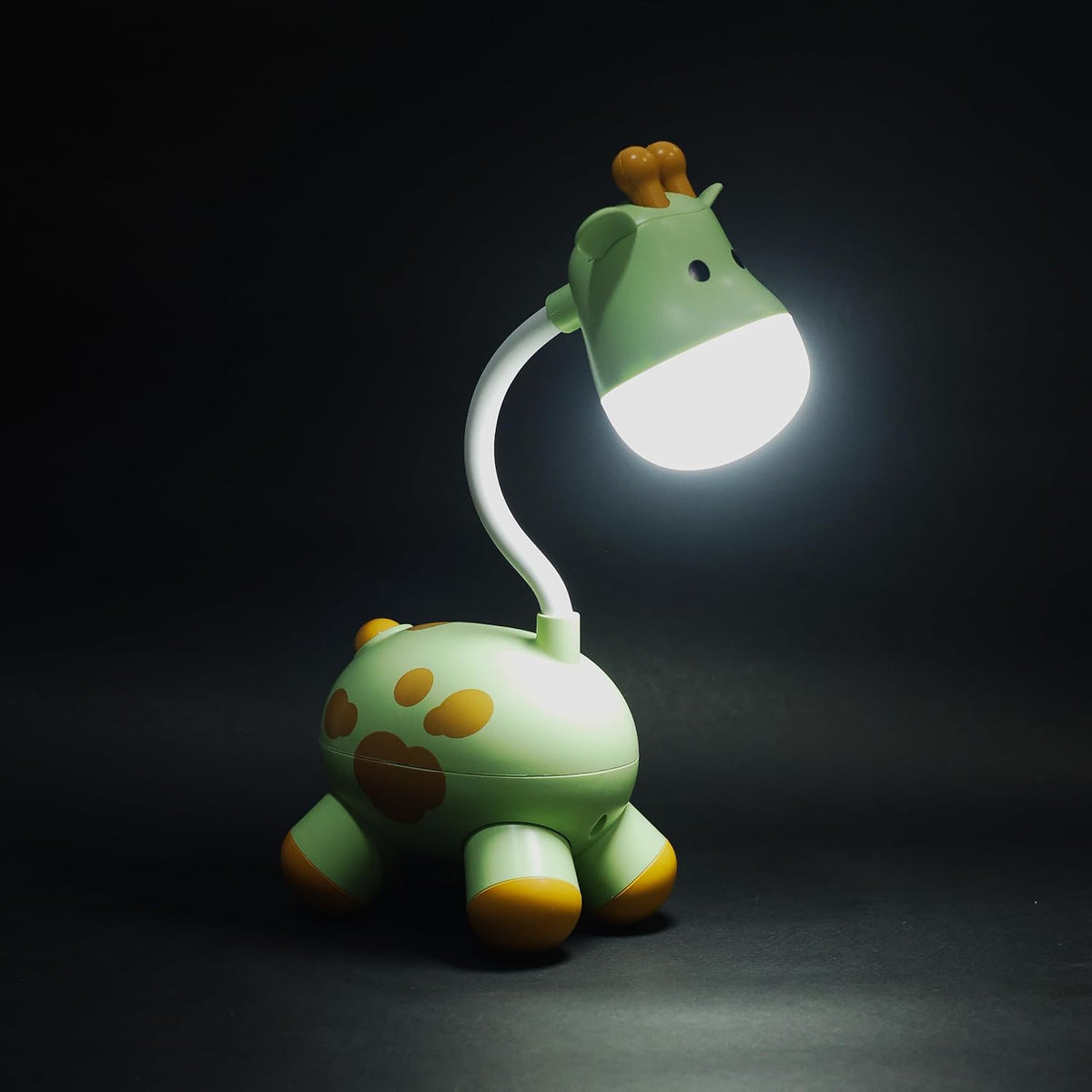Lexton 9.5-Inch Giraffe LED Table Lamp | Rechargeable Kids Study & Reading Light